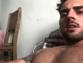 Lukinhas falando putaria ate gozar na boca