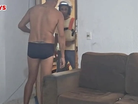 Pediu uma pizza e acabou fodendo com entregador