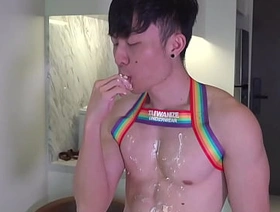 This model is getting so passionate eating cake!Smooth body, six pack, cute and defined biceps!
