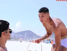 Coelho da páscoa fodendo o safado